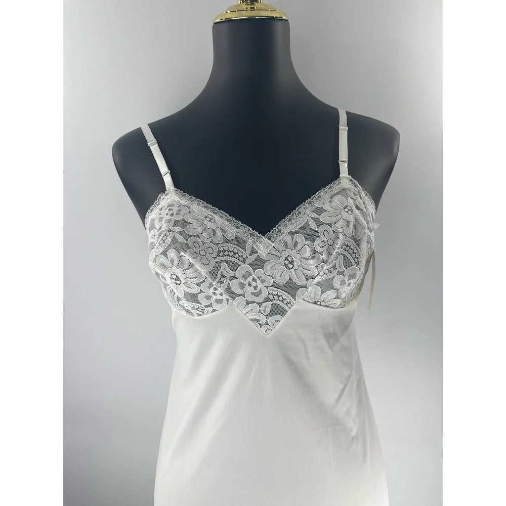 Vintage New Vanity Fair Lace Trim Ivory Antron III Full Slip Sz 32